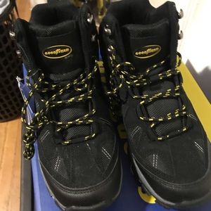 Men size 7.5 Wide GoodYear black and yellow winter or work boots.